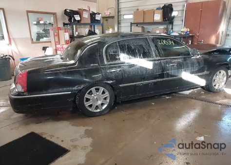 2011 Lincoln Town Car Executive L из США, поврежденный, VIN 2LNBL8EV9BX763072